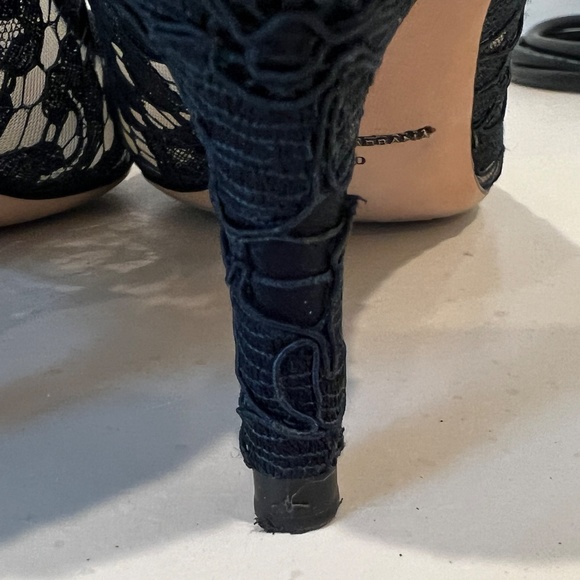 Elegant Beautiful Dolce & Gabbana Bellucci pumps in Navy - Picture 8 of 11